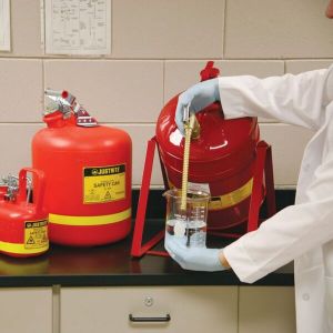 Bidon de sécurité pour les produits dangereux