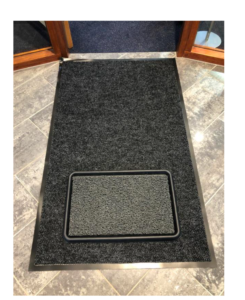 Tapis antidérapant désinfectant pour chaussures à usage professionnel